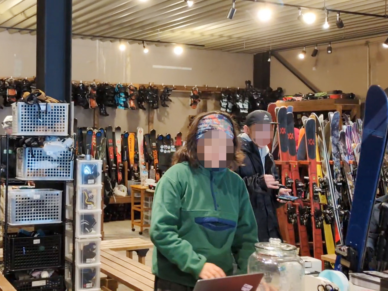 WOODY RENTAL Happo Gondola Shop 内部